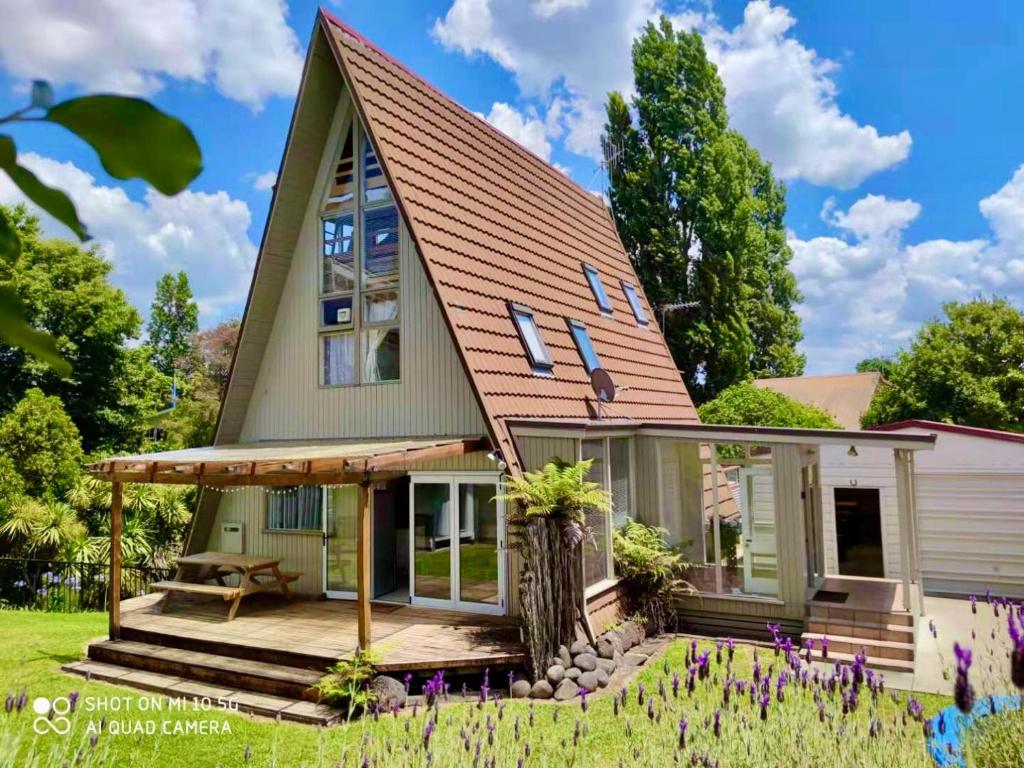 Zahrada ubytování the Wooden A-frame in Hamilton