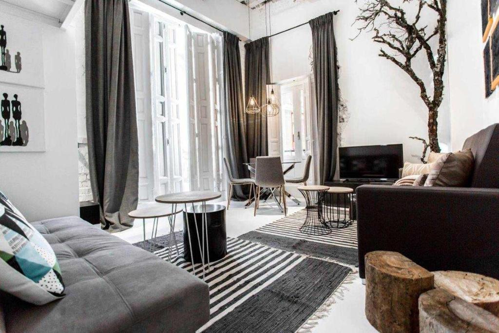 A seating area at Almudena Modern & luxury space near Plaza Mayor