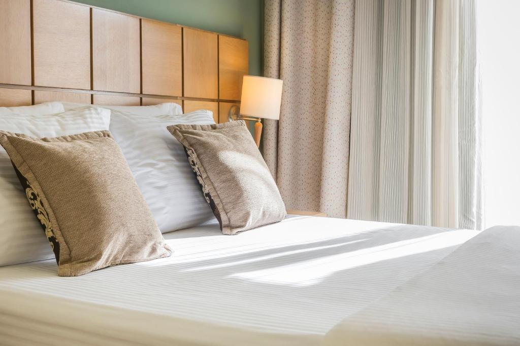 Ionian Plaza Hotel & Spa - 2