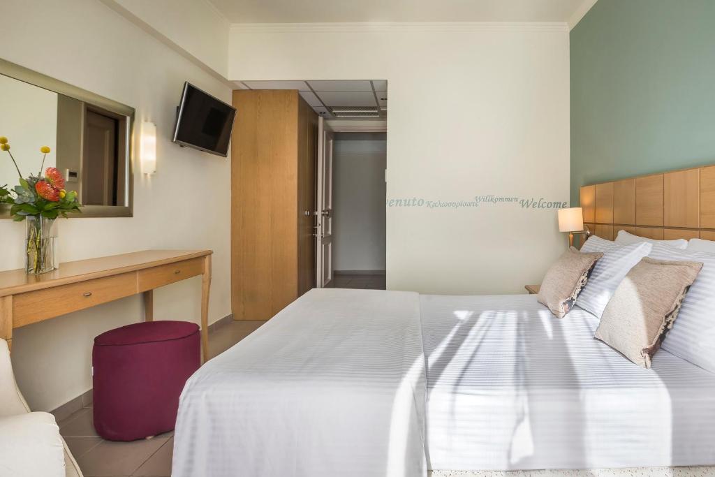 Ionian Plaza Hotel & Spa - 1