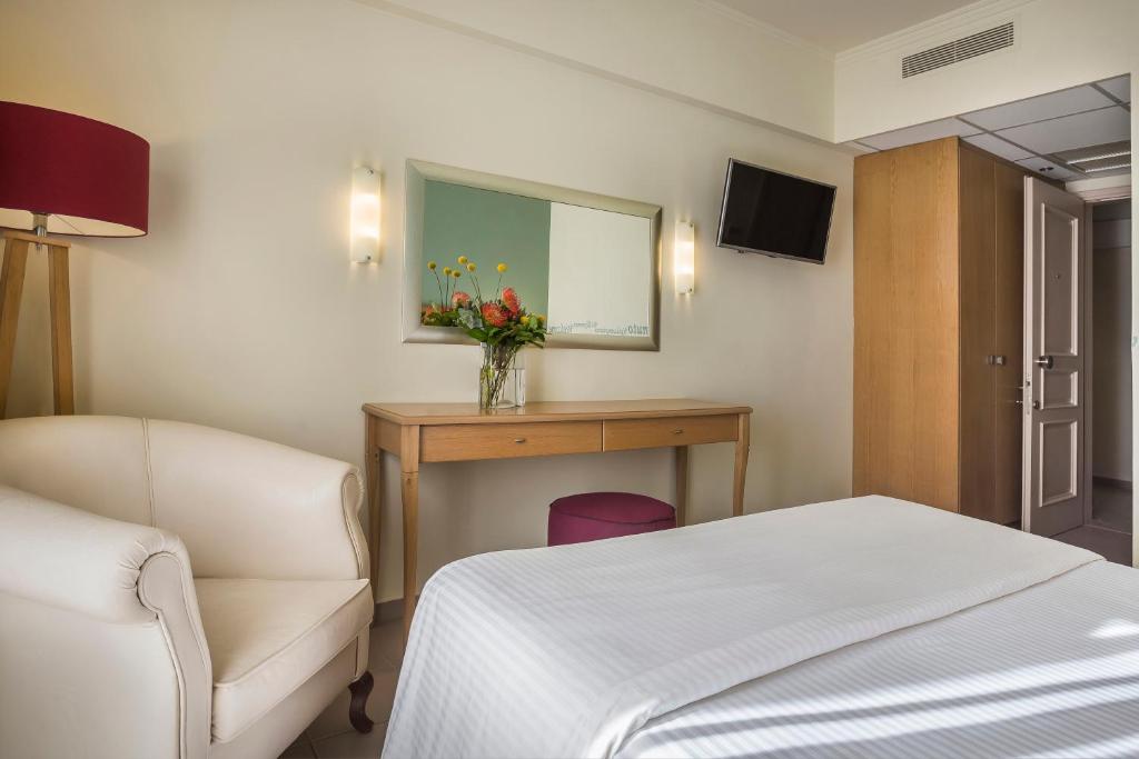 Ionian Plaza Hotel & Spa - 3