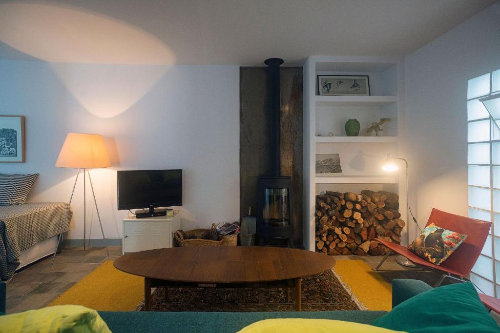 TV a/nebo společenská místnost v ubytování Casa Santo Cristo - Califa Casas Vejer