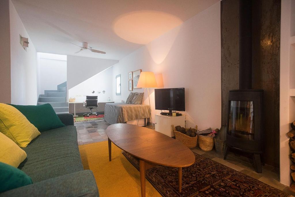 TV a/nebo společenská místnost v ubytování Casa Santo Cristo - Califa Casas Vejer