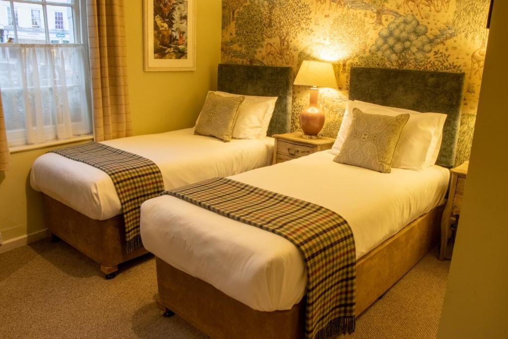 The Green Dragon - Family Room