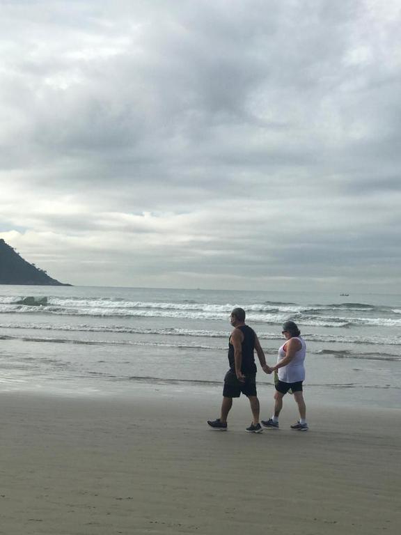  LINDO APARTAMENTO Guilhermina - EDIFICIO FRENTE PARA O MAR