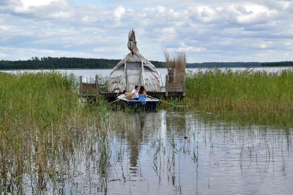 Příroda nedaleko ubytování na lodi