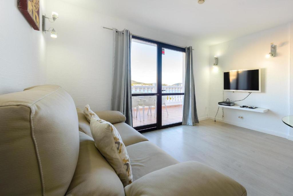 Apartment Executive Deluxe - sleep 6, Es Cana, Spain ...
