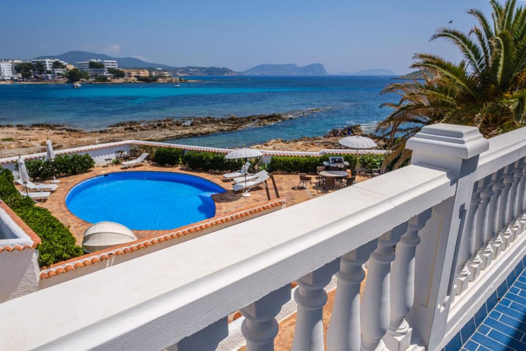 Apartment Executive Deluxe - sleep 6, Es Cana, Spain ...