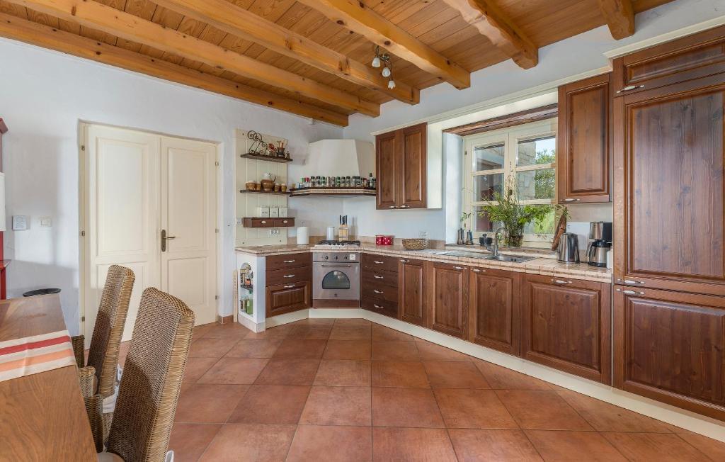 Kuchyň nebo kuchyňský kout v ubytování Villa Livia