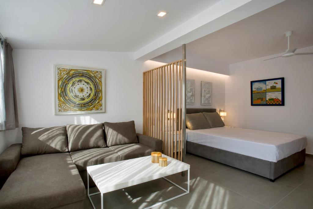 رزرو هتل، SYNATHENS APARTMENTS & STUDIOS