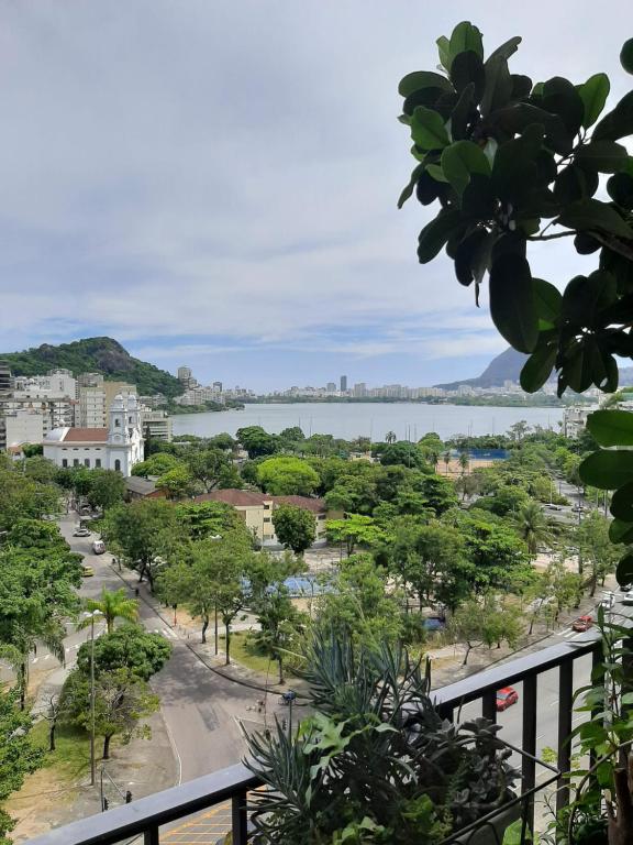  Quarto aconchegante no Humaitá - somente mulheres