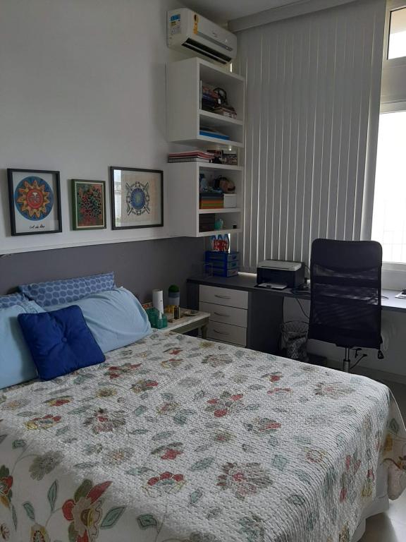  Quarto aconchegante no Humaitá - somente mulheres