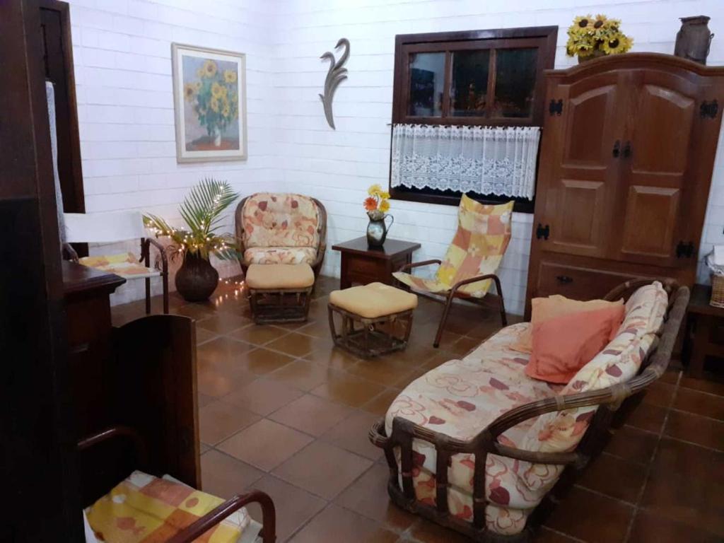  Casa Inteira com Piscina na Riviera - SP