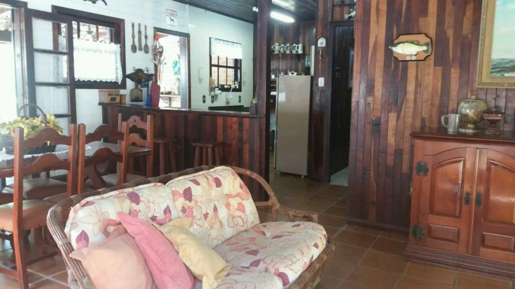  Casa Inteira com Piscina na Riviera - SP