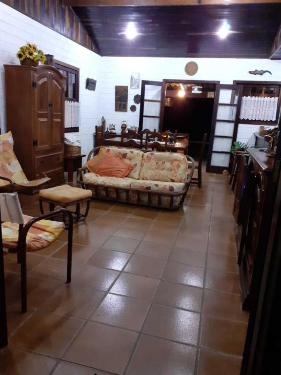  Casa Inteira com Piscina na Riviera - SP
