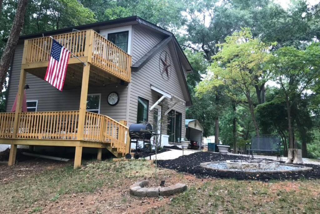 Το κτήριο όπου στεγάζεται  η παραθεριστική κατοικία