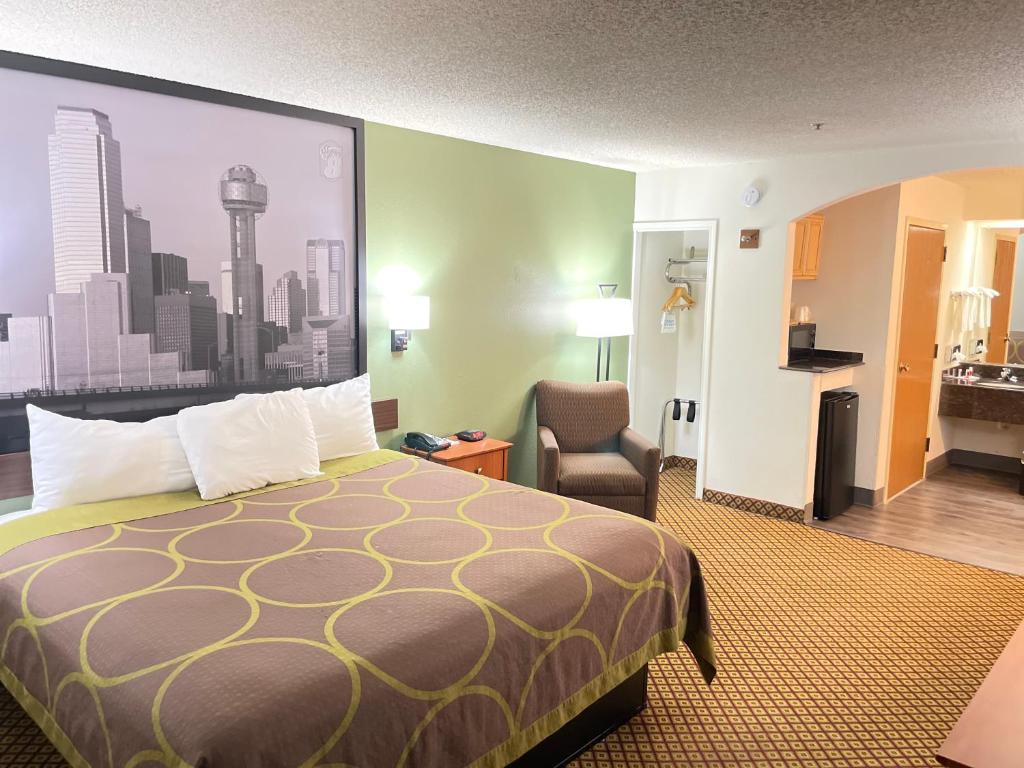 Super 8 by Wyndham Fort Worth Downtown South - King Room - No Fumadores