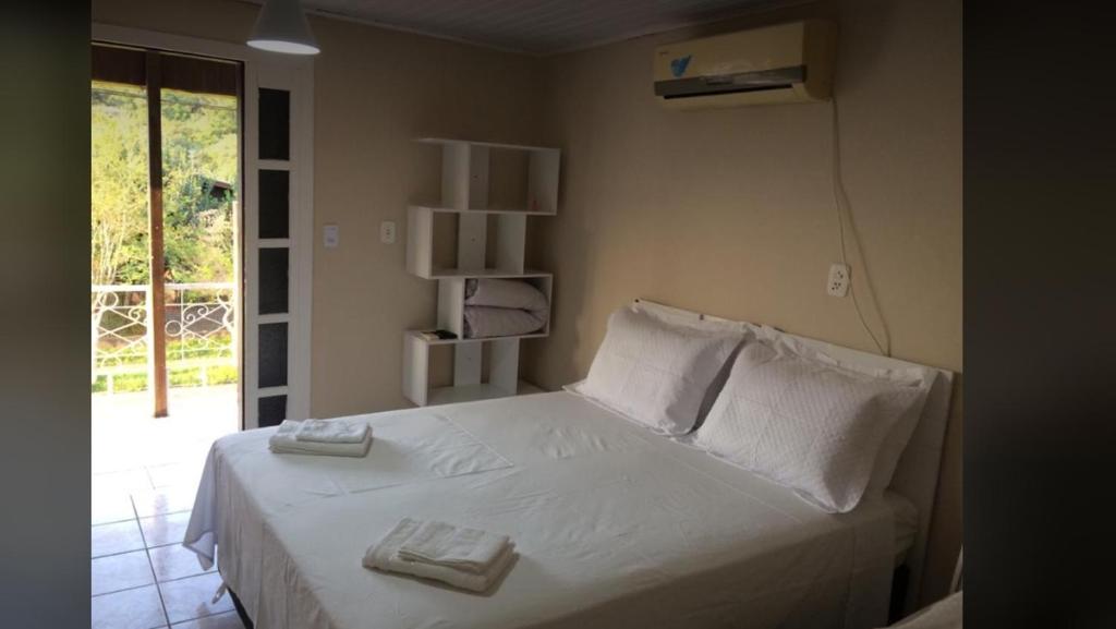  BROCKER HOSTEL POUSADA