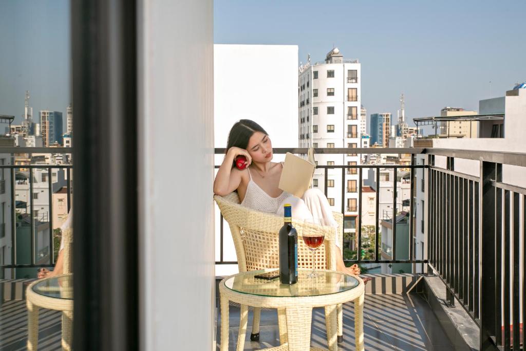 Balkón nebo terasa v ubytování Hanami Hotel Danang