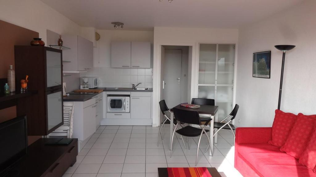 Appartement VUE MER avec terrasse-jardinet à PERROS-GUIREC - Réf 825