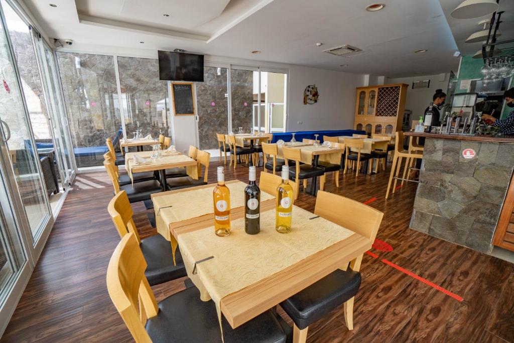 Restaurace v ubytování Blue Marlin Hotel