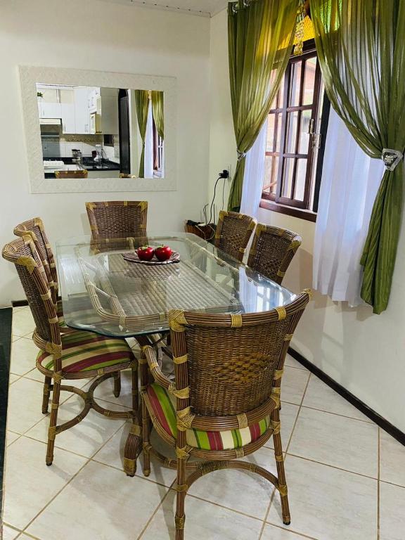  Casa de Praia em Bombinhas para até 06 Pessoas!