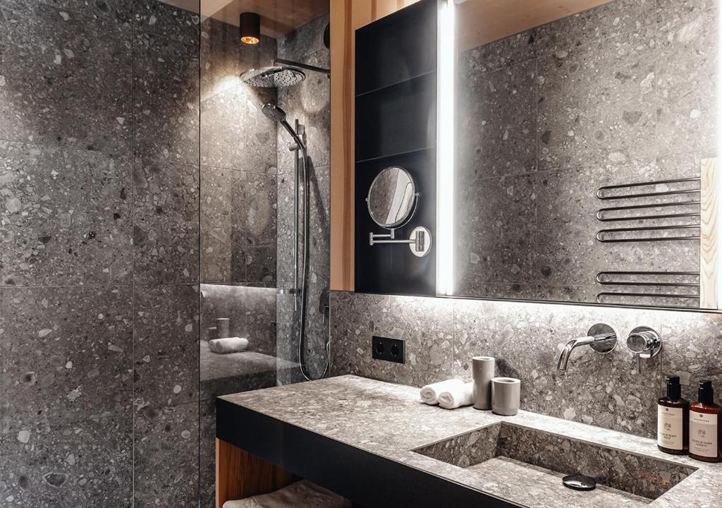 Koupelna v ubytování Alpenstern Genießerhotel