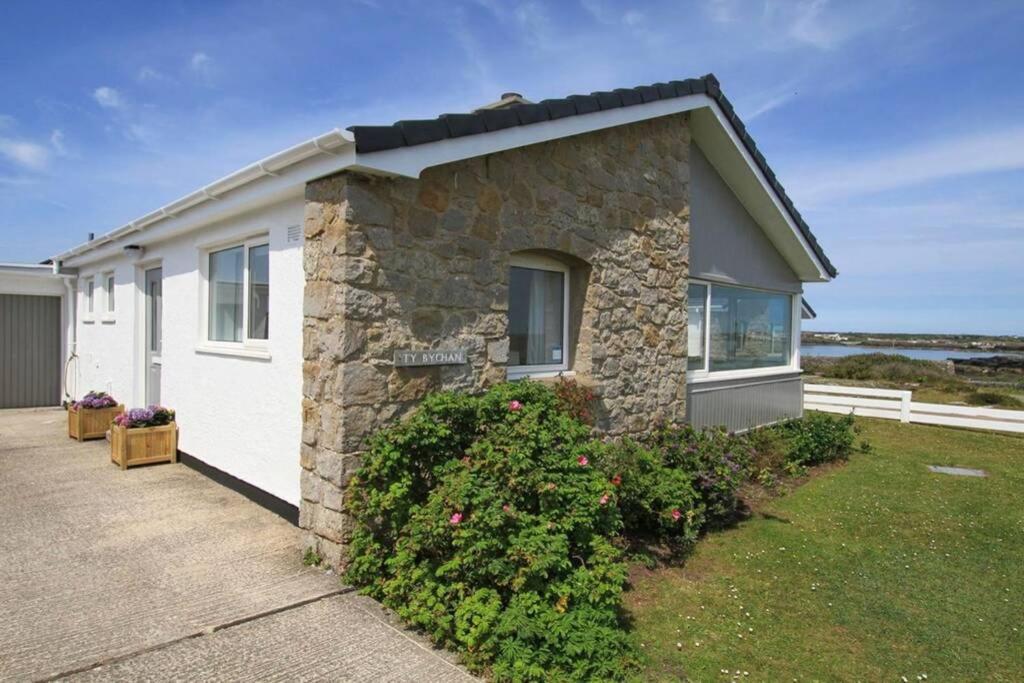 TY BYCHAN - SEA VIEWS - 4 Bed BUNGALOW-RAVENSPOINT