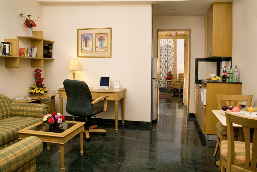 Posezení v ubytování Savoy Suites Noida
