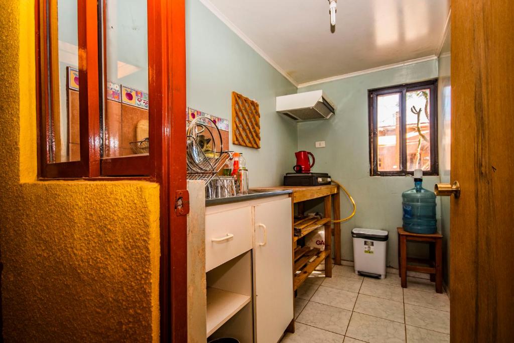 Kuchyň nebo kuchyňský kout v ubytování Incahuasi Travelodge