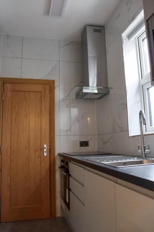 Burren London Hotel - Resim 6