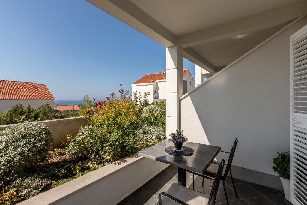 Balkón alebo terasa v ubytovaní Hvar De Luxe Apartments