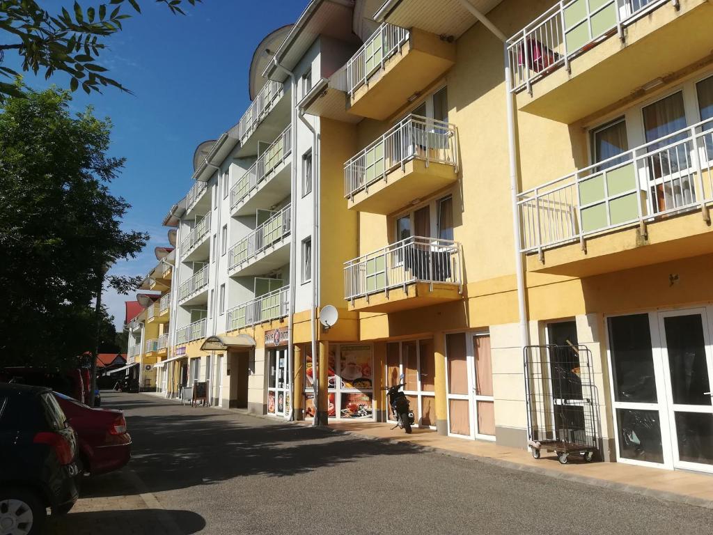 Budynek, w którym mieści się aparthotel