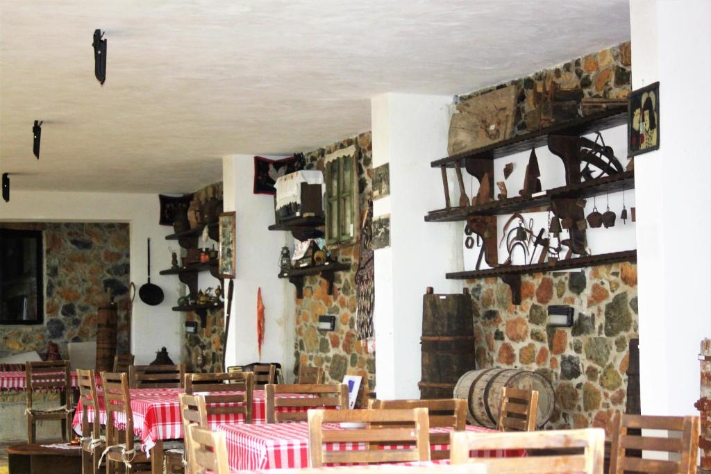 Restaurace v ubytování Sofra E Shpatit