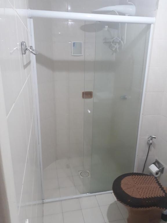  Quarto para moça em apto amplo e arejado