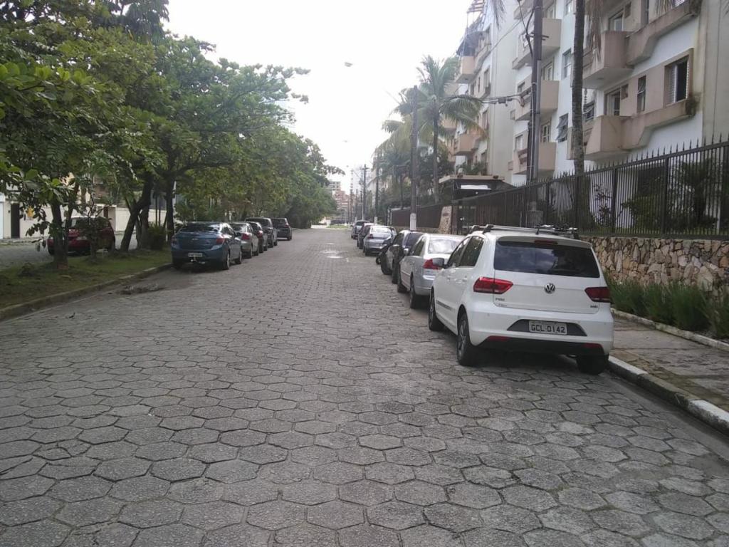  Apto Guarujá Enseada lado praia ambiente famíliar