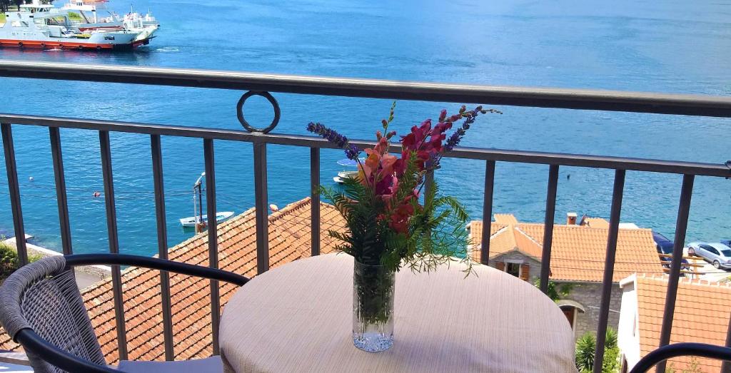 Apartments Okuka - Studio Apartment With Balcony And Sea View