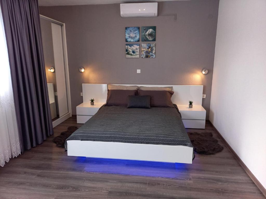 Posteľ alebo postele v izbe v ubytovaní Premier House by RD Group