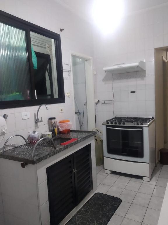  Apto até 6 pessoas na Praia Grande com Wi-Fi