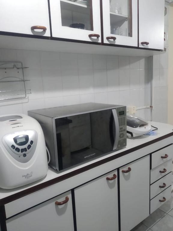  Apto até 6 pessoas na Praia Grande com Wi-Fi