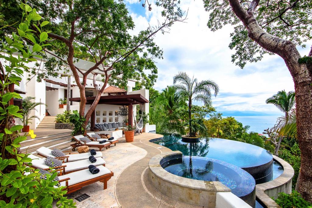 Conchas Chinas Villa Sleeps 8 with Pool and Air Con, Puerto Vallarta,  Mexico - Booking.com