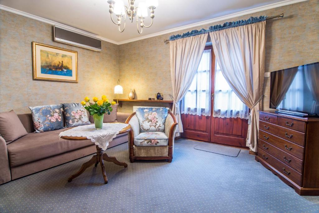 Hotel Dwa Księżyce - 11