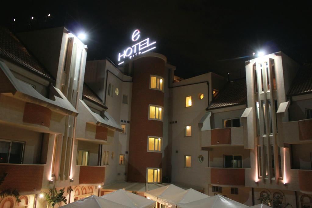 Hoone, kus hotell asub