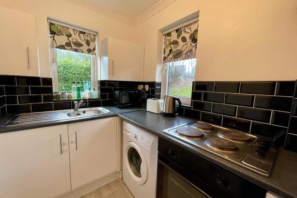 House Near Llandaff for up to 6 With Parking
