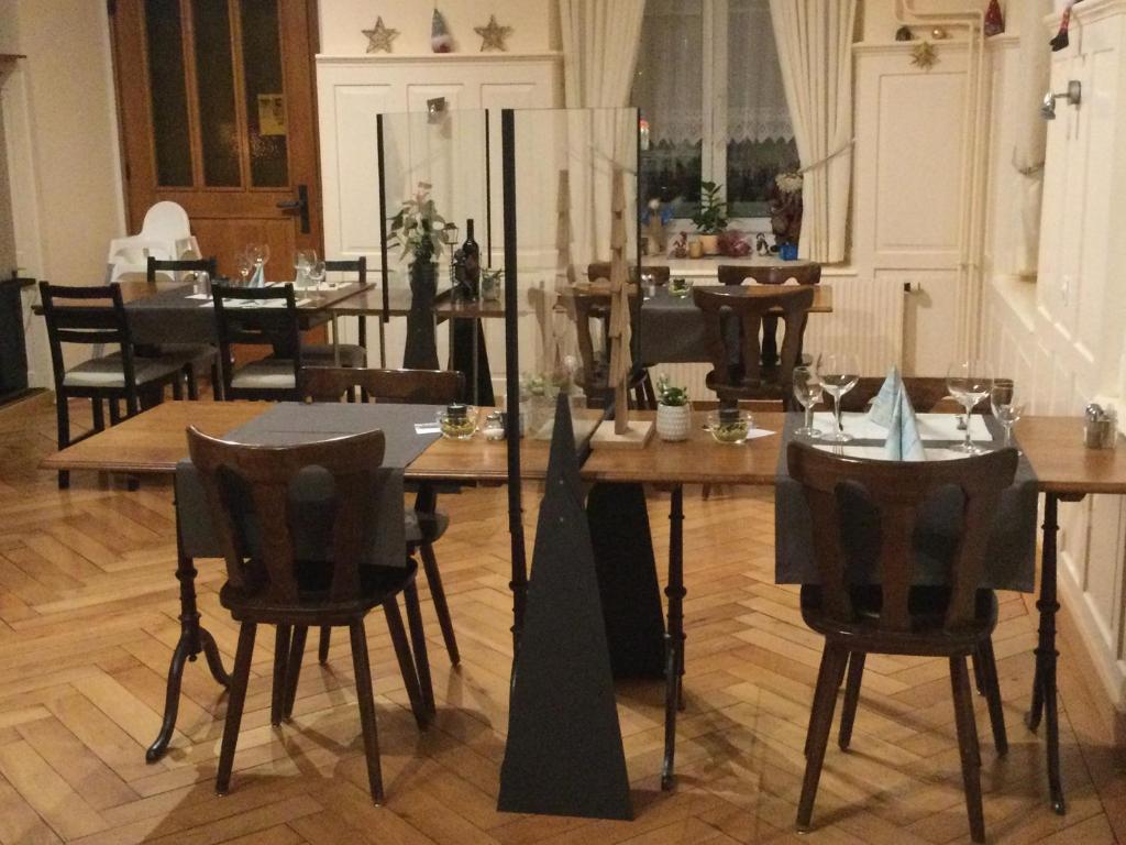 Restaurace v ubytování Hotel Restaurant Raben