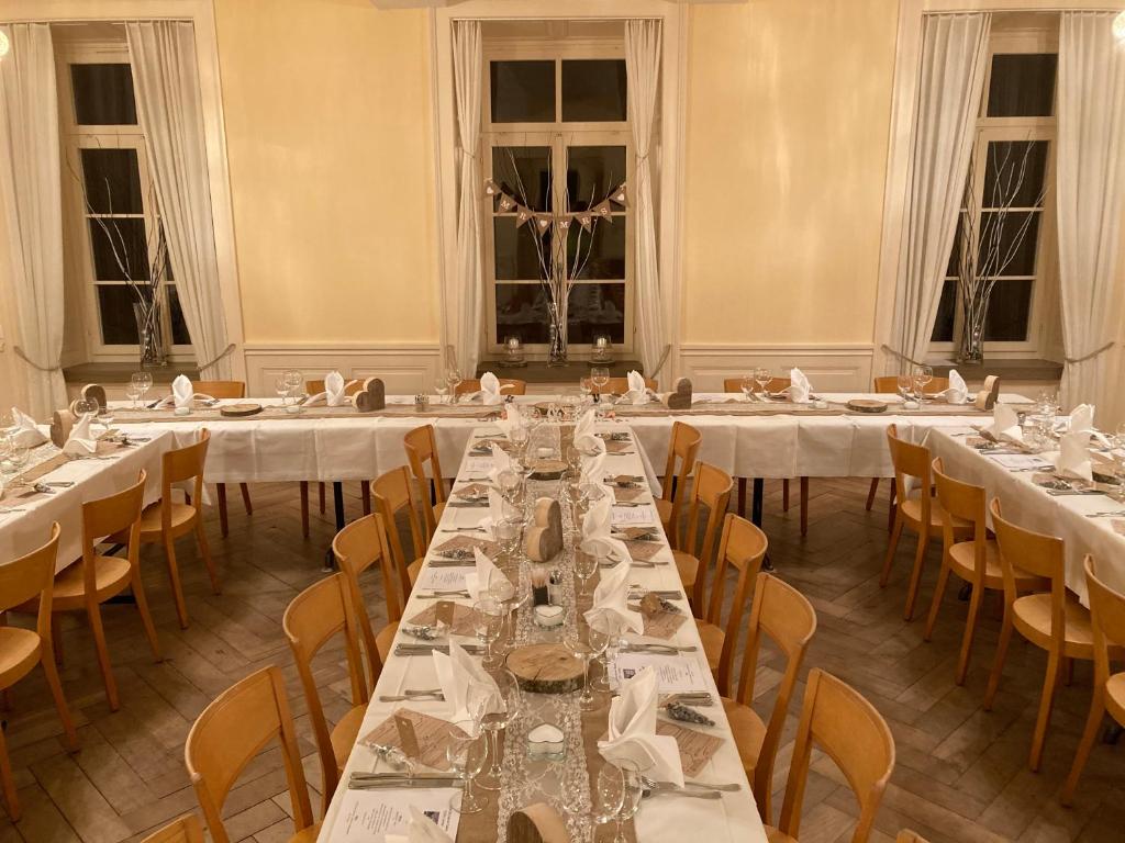 Restaurace v ubytování Hotel Restaurant Raben