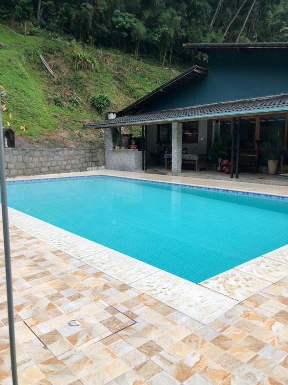  CASA DE CAMPO PISCINA NA SERRA FRIBURGO TEM 4 QUARTOS PROXIMO A MURI CACHOEIRAS PARQUE ESTADUAL 3 PICOs