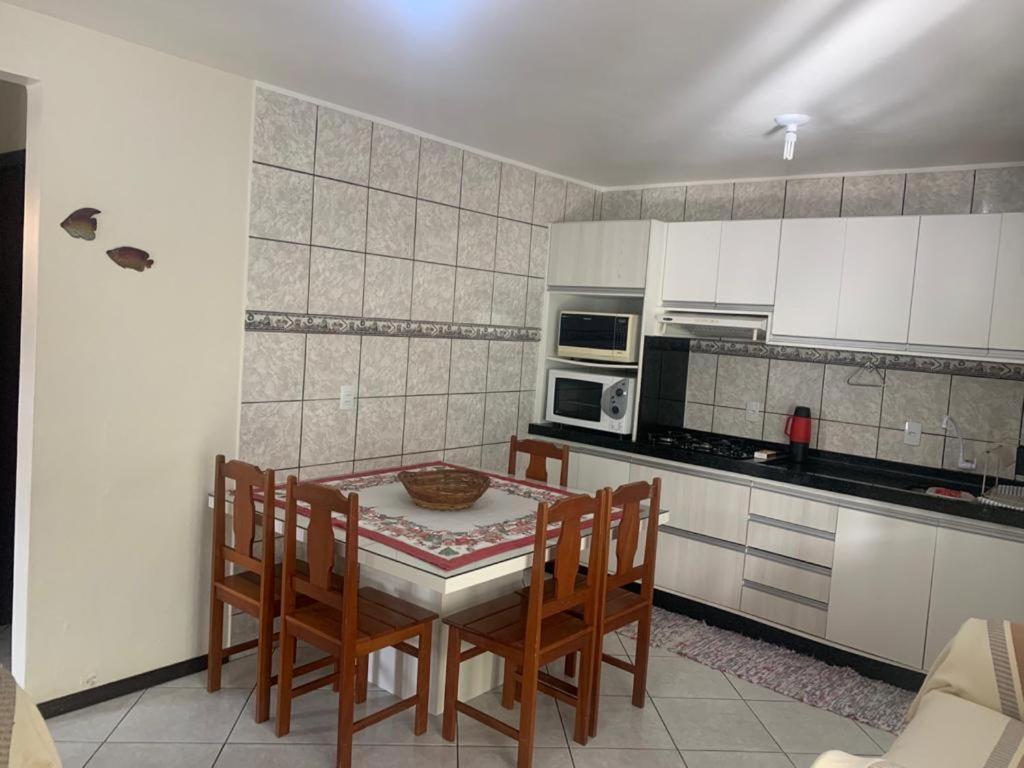  Casa Térrea Próximo a Praia de Ilhas