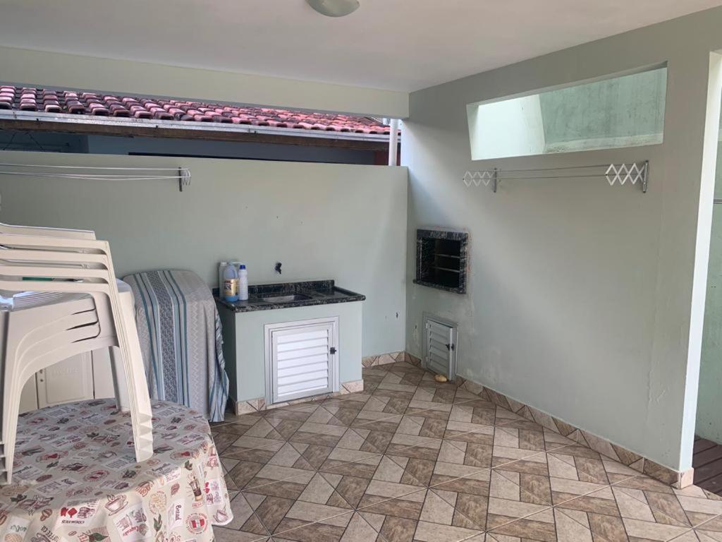  Casa Térrea Próximo a Praia de Ilhas