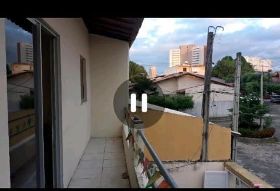  Casa mobiliad:2 quarto e escritório em condomínio